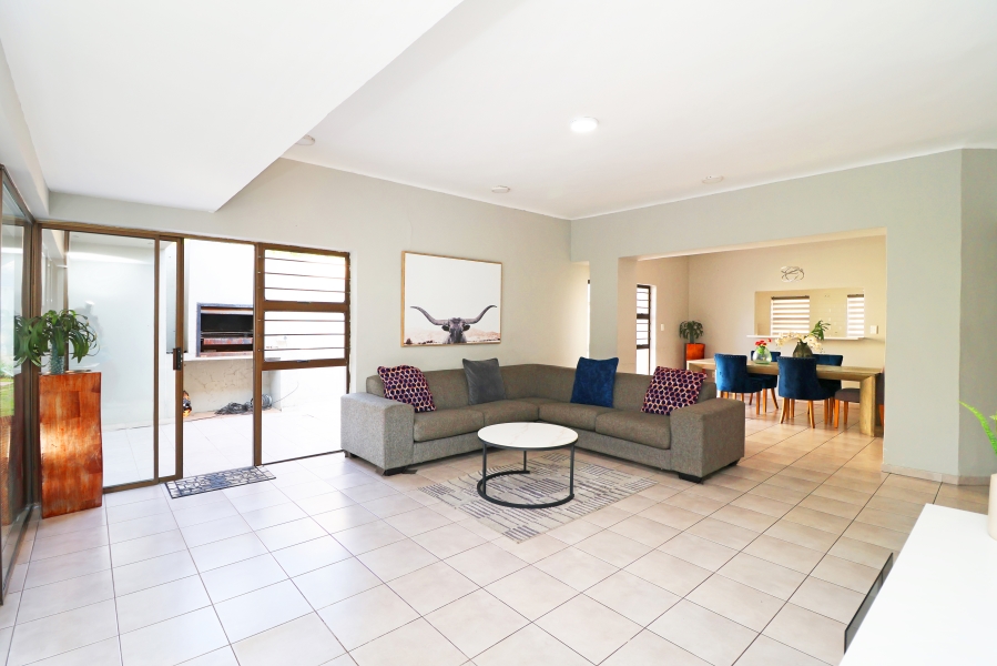 5 Bedroom Property for Sale in Winston Ridge Gauteng