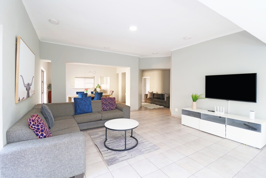 5 Bedroom Property for Sale in Winston Ridge Gauteng