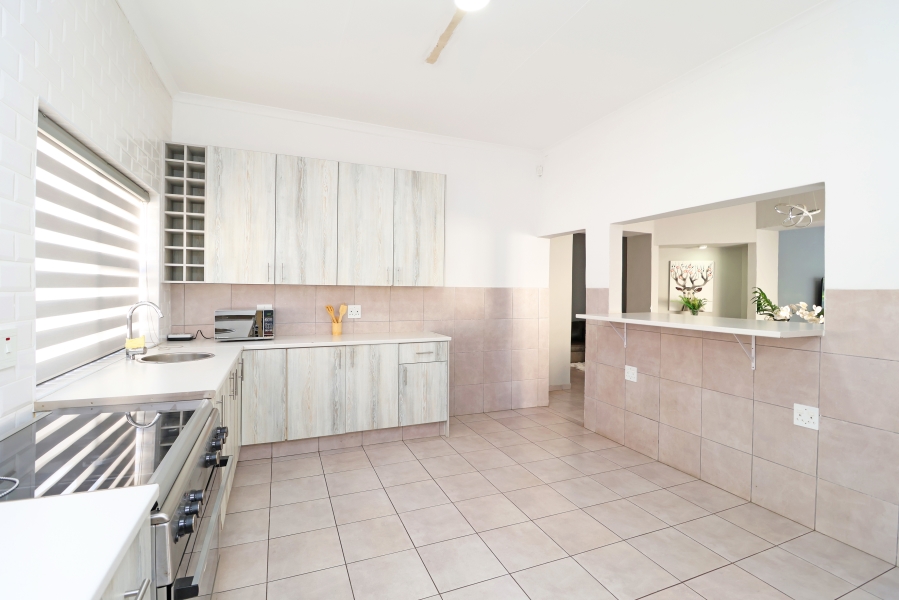 5 Bedroom Property for Sale in Winston Ridge Gauteng
