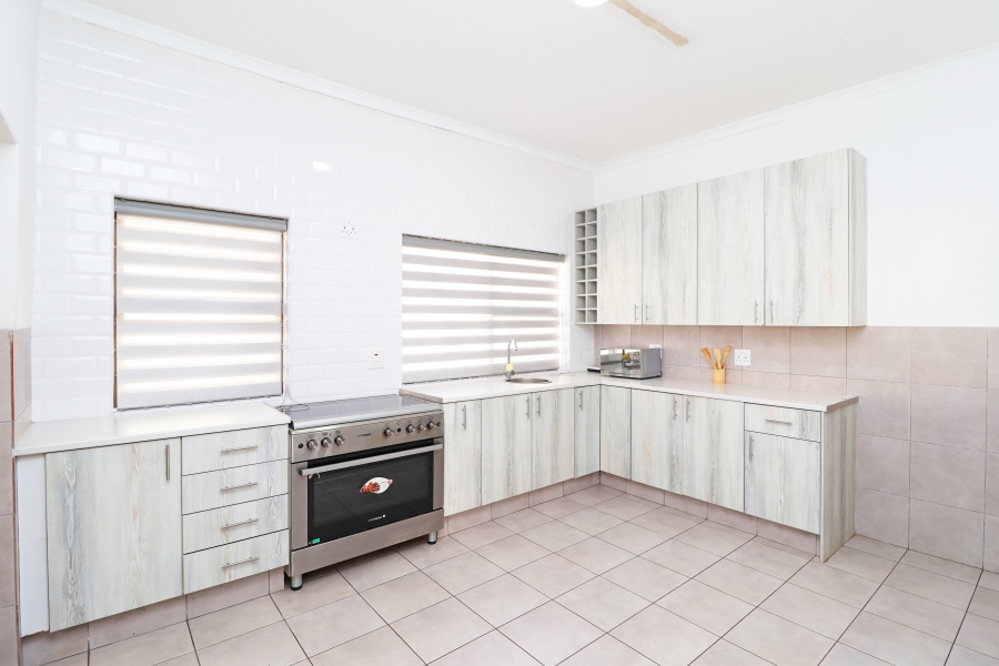 5 Bedroom Property for Sale in Winston Ridge Gauteng