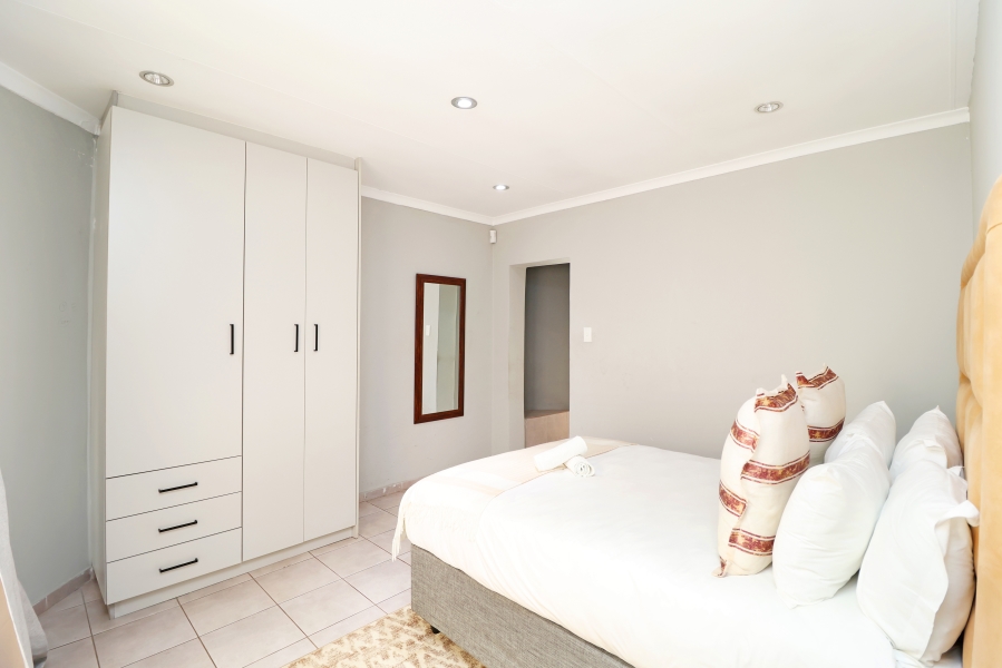 5 Bedroom Property for Sale in Winston Ridge Gauteng