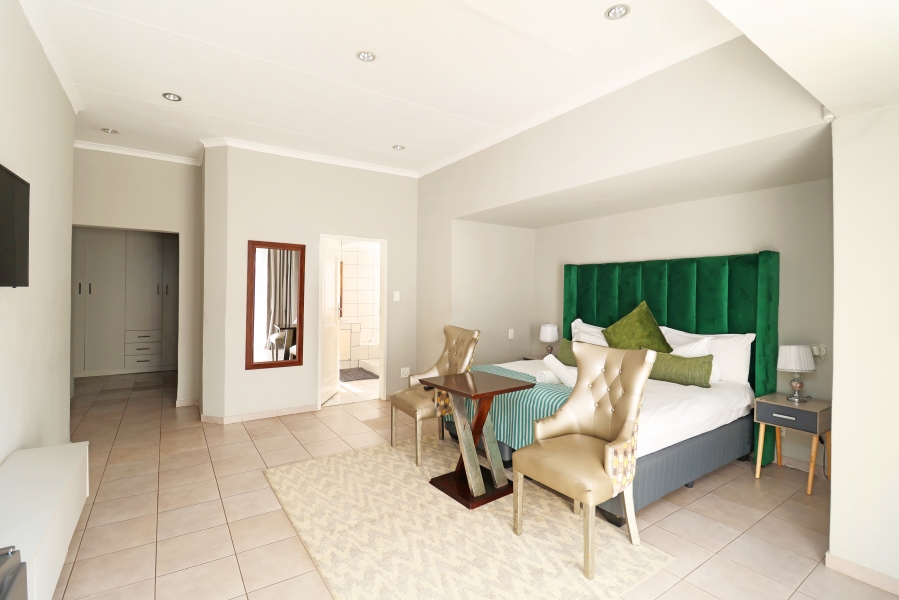 5 Bedroom Property for Sale in Winston Ridge Gauteng
