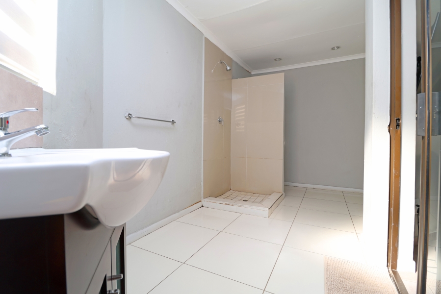 5 Bedroom Property for Sale in Winston Ridge Gauteng