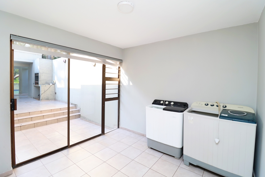 5 Bedroom Property for Sale in Winston Ridge Gauteng