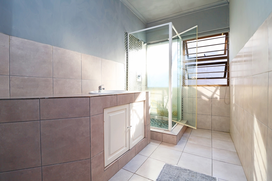 5 Bedroom Property for Sale in Winston Ridge Gauteng