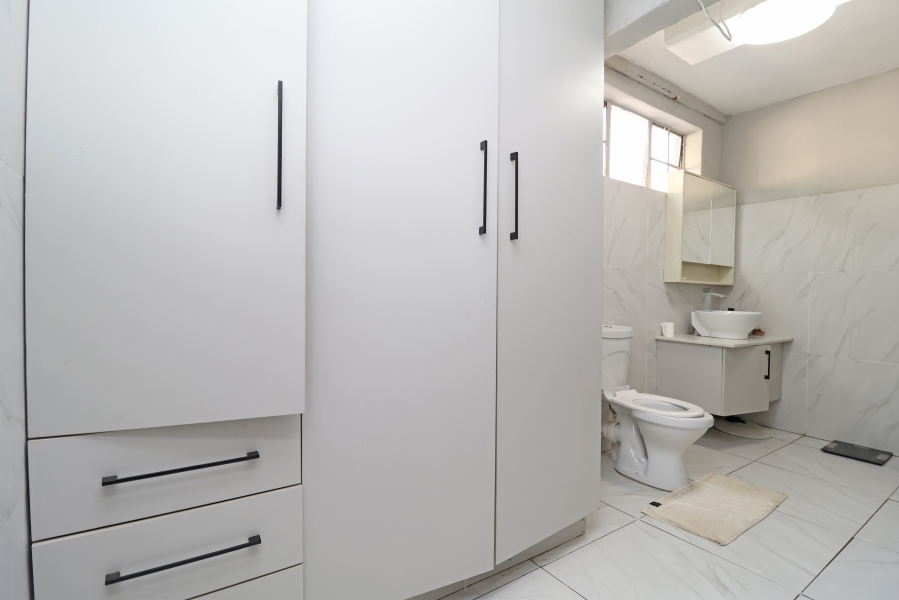 5 Bedroom Property for Sale in Winston Ridge Gauteng