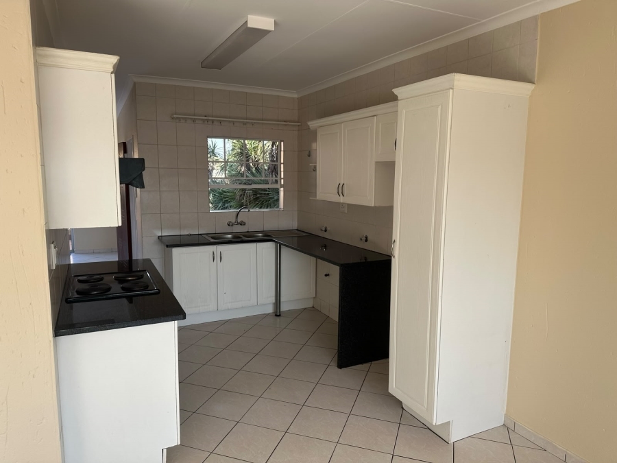 To Let 2 Bedroom Property for Rent in Kenleaf Gauteng