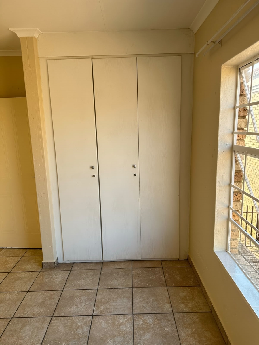 To Let 2 Bedroom Property for Rent in Kenleaf Gauteng