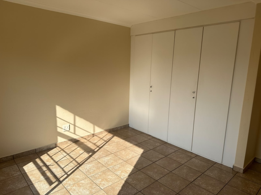 To Let 2 Bedroom Property for Rent in Kenleaf Gauteng