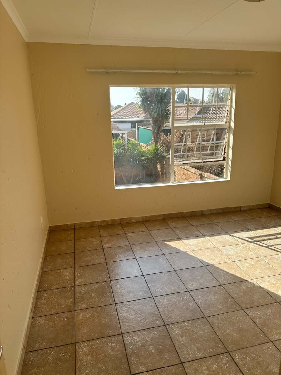 To Let 2 Bedroom Property for Rent in Kenleaf Gauteng