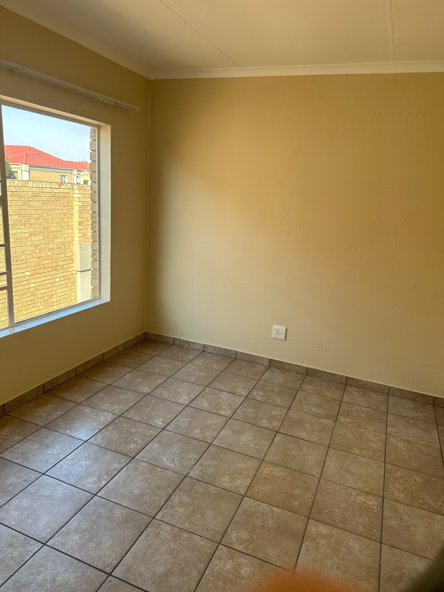 To Let 2 Bedroom Property for Rent in Kenleaf Gauteng