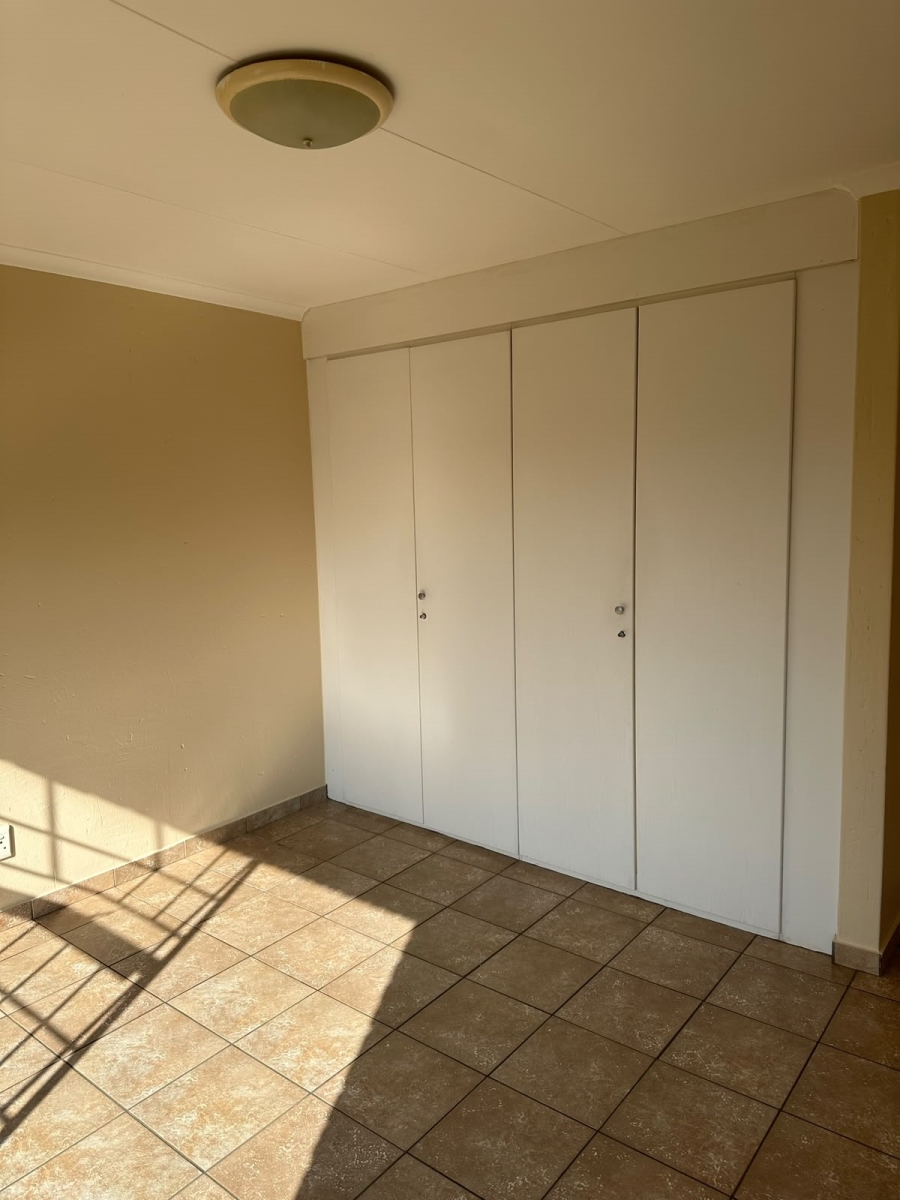 To Let 2 Bedroom Property for Rent in Kenleaf Gauteng