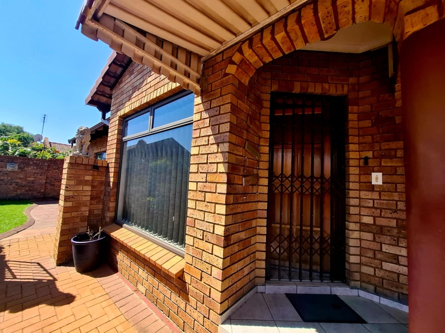 3 Bedroom Property for Sale in Dal Fouche Gauteng