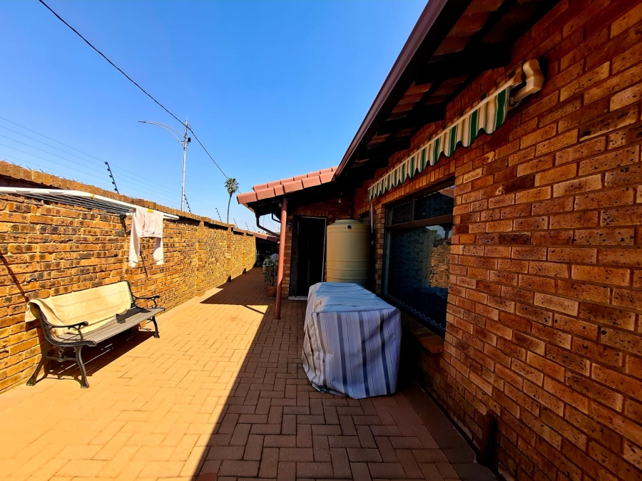 3 Bedroom Property for Sale in Dal Fouche Gauteng