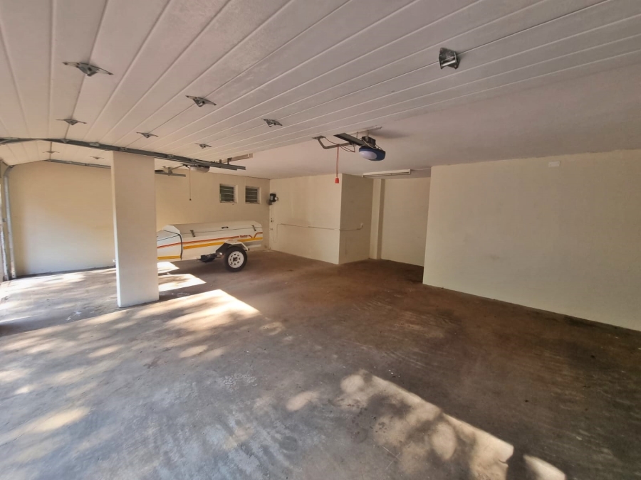 To Let 5 Bedroom Property for Rent in Raslouw Gauteng