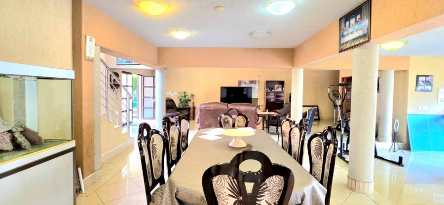 7 Bedroom Property for Sale in Glenvista Gauteng