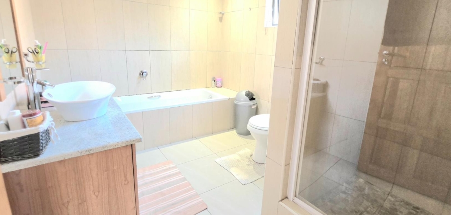 7 Bedroom Property for Sale in Glenvista Gauteng