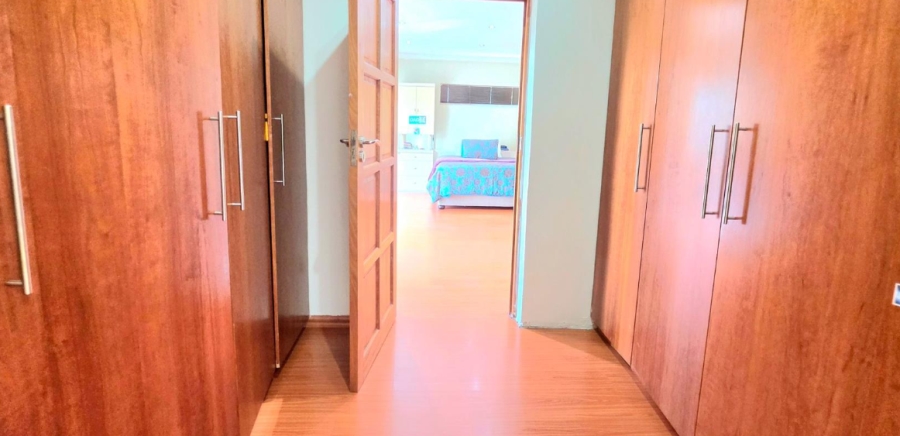 7 Bedroom Property for Sale in Glenvista Gauteng