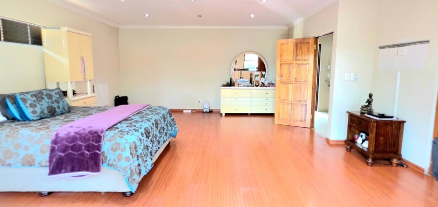 7 Bedroom Property for Sale in Glenvista Gauteng