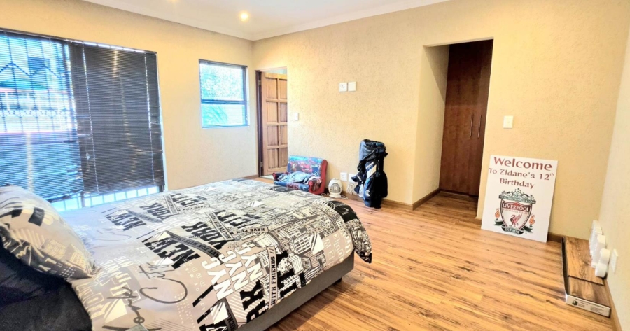 7 Bedroom Property for Sale in Glenvista Gauteng
