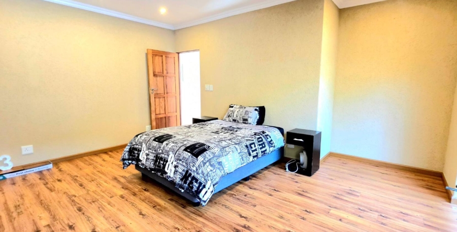 7 Bedroom Property for Sale in Glenvista Gauteng