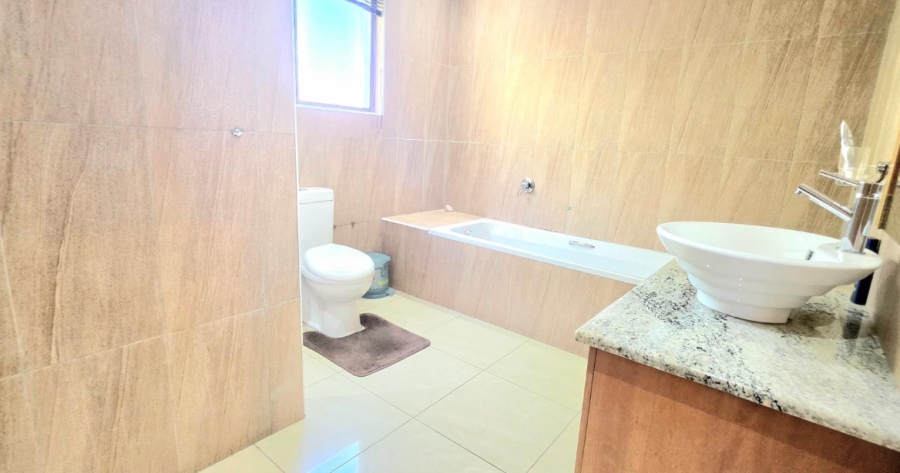 7 Bedroom Property for Sale in Glenvista Gauteng