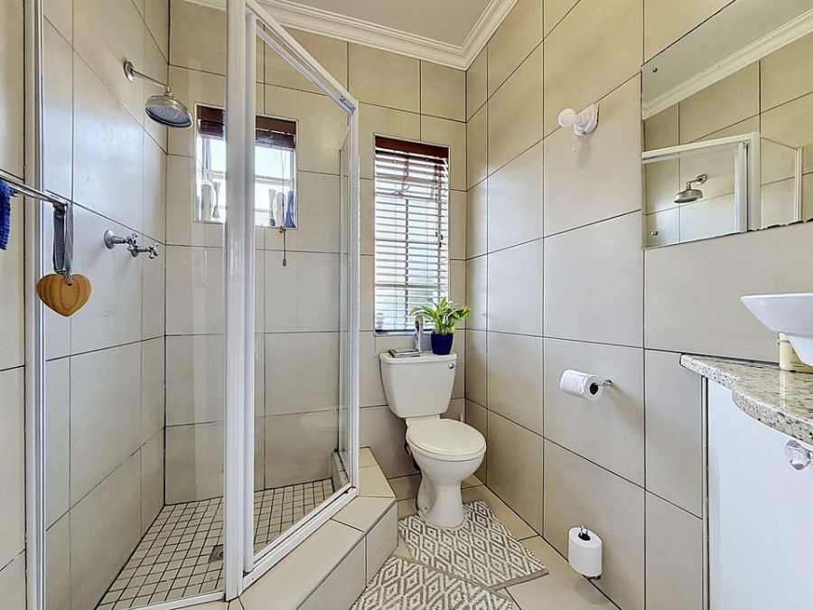 3 Bedroom Property for Sale in Faerie Glen Gauteng