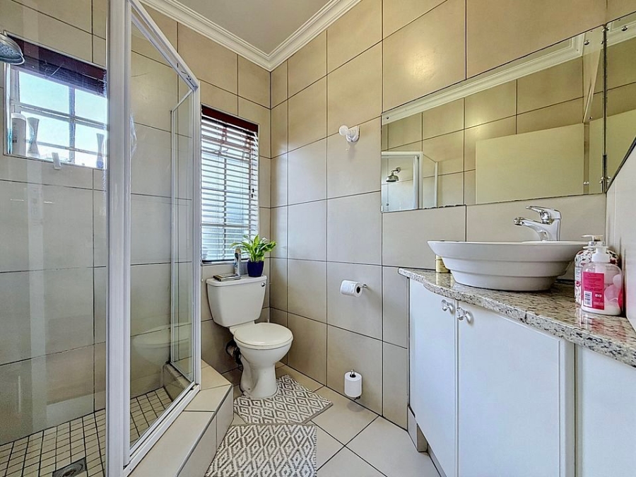 3 Bedroom Property for Sale in Faerie Glen Gauteng