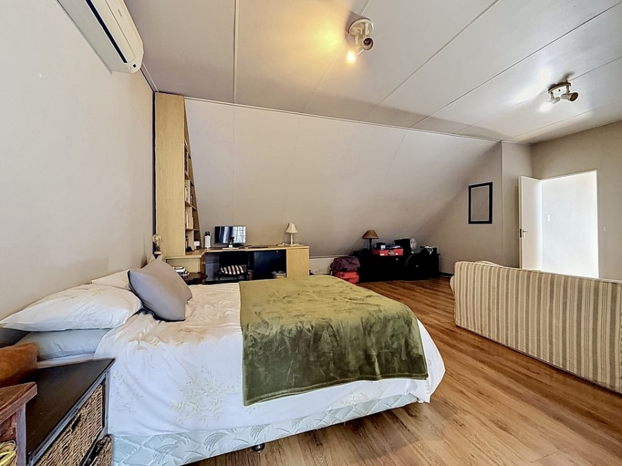 3 Bedroom Property for Sale in Faerie Glen Gauteng