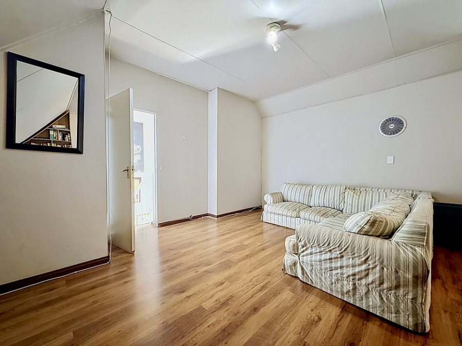 3 Bedroom Property for Sale in Faerie Glen Gauteng