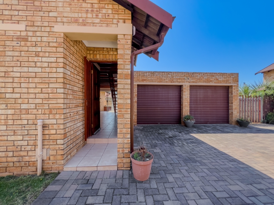 4 Bedroom Property for Sale in Pomona Gauteng
