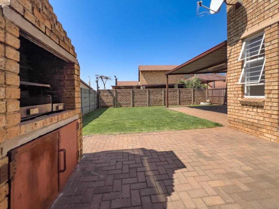 4 Bedroom Property for Sale in Pomona Gauteng