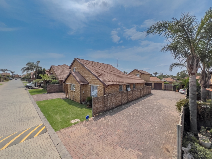 4 Bedroom Property for Sale in Pomona Gauteng