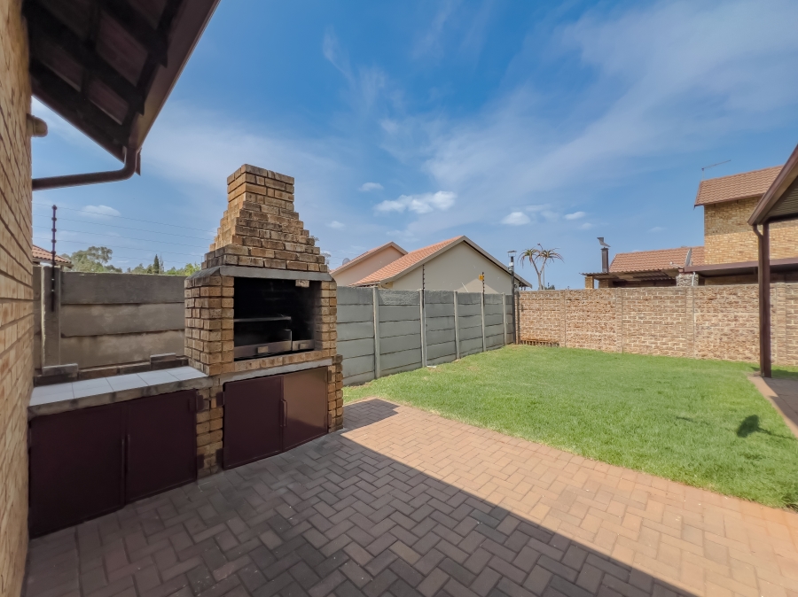 4 Bedroom Property for Sale in Pomona Gauteng