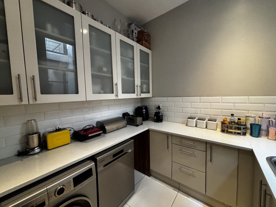 To Let 3 Bedroom Property for Rent in Houghton Estate Gauteng