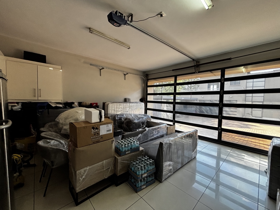 To Let 3 Bedroom Property for Rent in Houghton Estate Gauteng