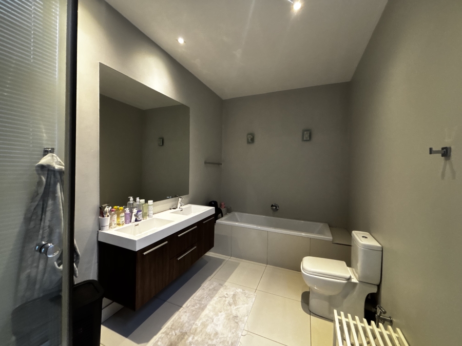 To Let 3 Bedroom Property for Rent in Houghton Estate Gauteng