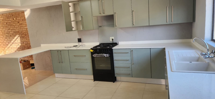 5 Bedroom Property for Sale in Rynsoord Gauteng