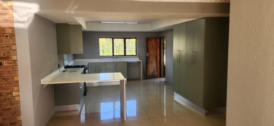 5 Bedroom Property for Sale in Rynsoord Gauteng
