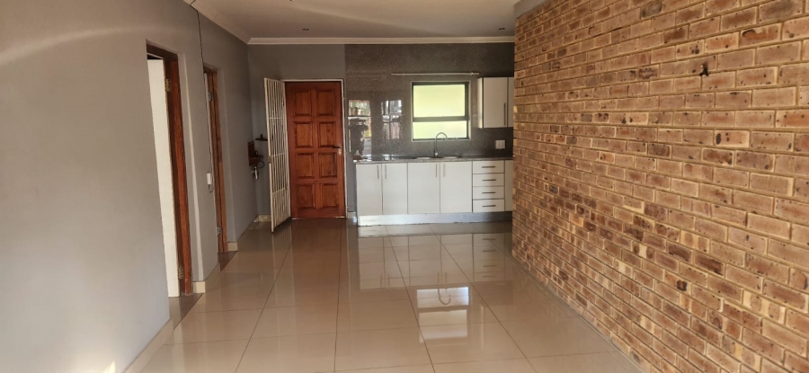 5 Bedroom Property for Sale in Rynsoord Gauteng