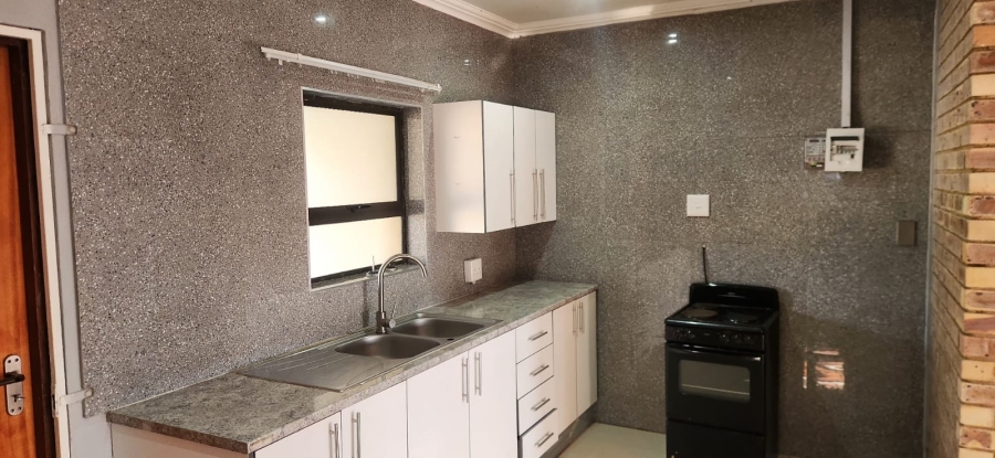 5 Bedroom Property for Sale in Rynsoord Gauteng