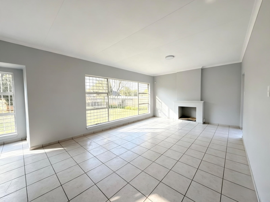 4 Bedroom Property for Sale in Van Riebeeck Park Gauteng