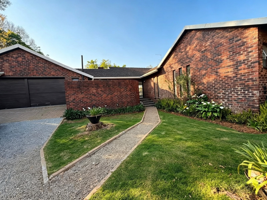 4 Bedroom Property for Sale in Van Riebeeck Park Gauteng