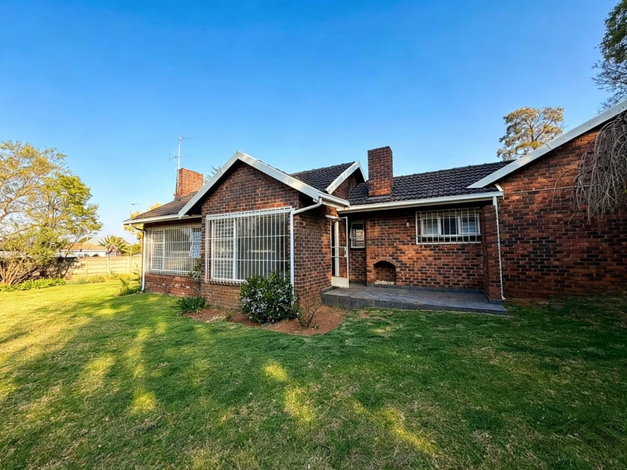 4 Bedroom Property for Sale in Van Riebeeck Park Gauteng