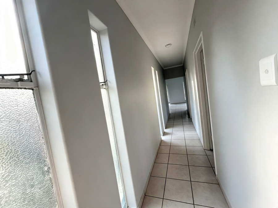 4 Bedroom Property for Sale in Van Riebeeck Park Gauteng