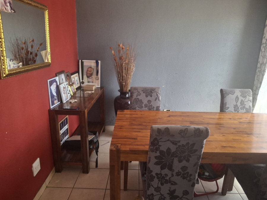 3 Bedroom Property for Sale in Clayville Gauteng