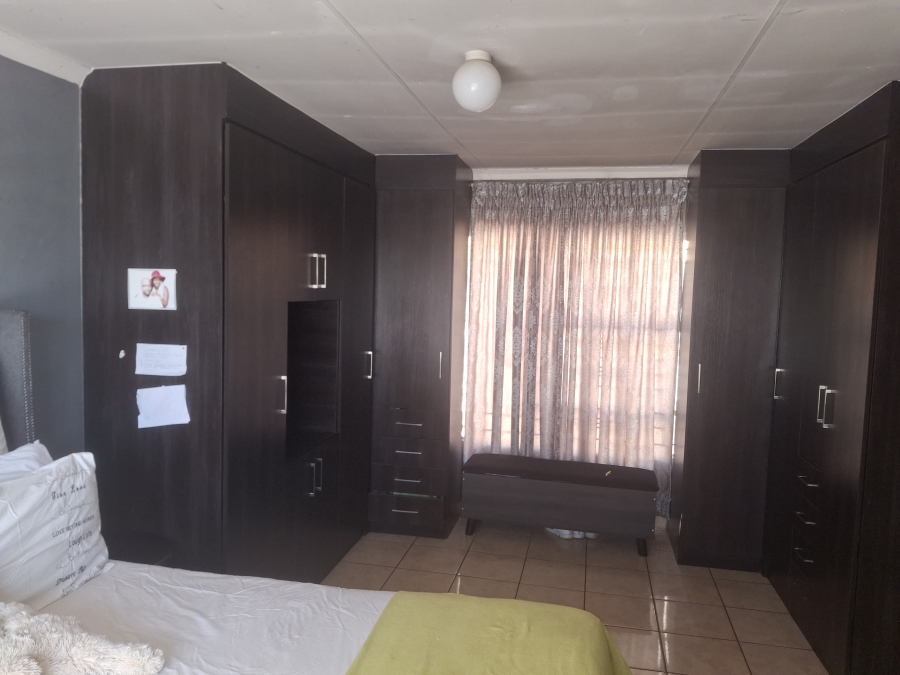 3 Bedroom Property for Sale in Clayville Gauteng