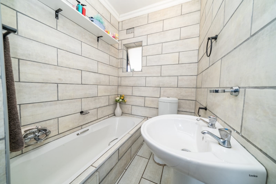 4 Bedroom Property for Sale in Minnebron Gauteng