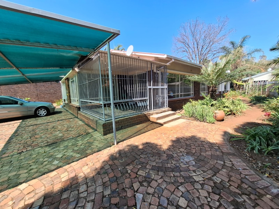 3 Bedroom Property for Sale in Queenswood Gauteng