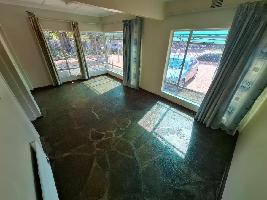 3 Bedroom Property for Sale in Queenswood Gauteng